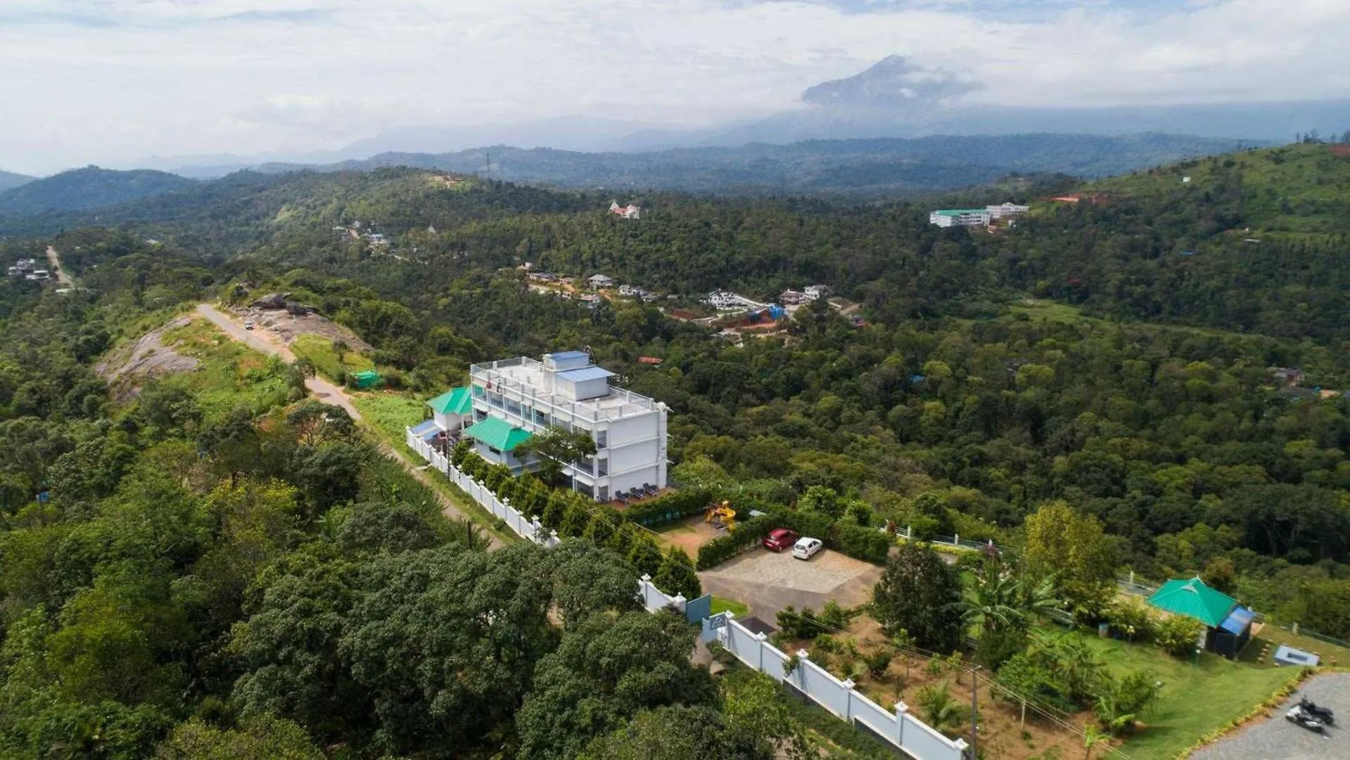Raarees Mist Resort Munnar